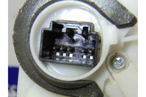 7 PIN CERRADURA PUERTA DELANTERA IZQUIERDA MAZDA 3 BERLINA (BL) Active 2012 7 PIN 182747 MAZDA - 3