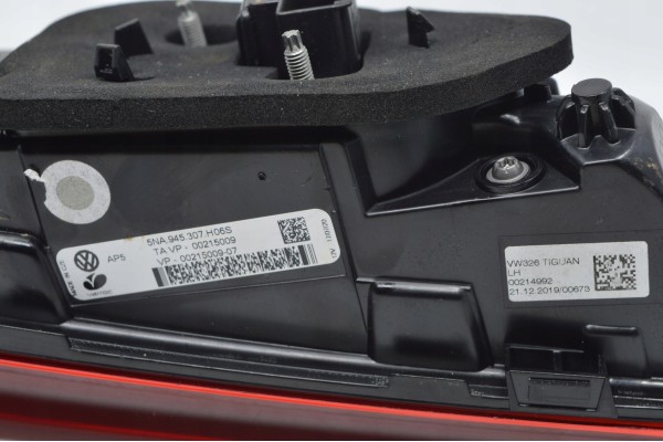 VW Tiguan II Facelift 2020-2024 Luz Trasera Izquierda Completa LED OEM