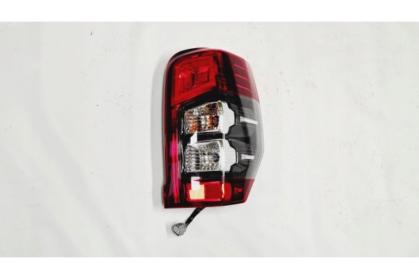 MITSUBISHI L200 2019 2022 NEW REAR RIGHT LAMP OEM BULBS Part manufacturer Mitsubishi OE