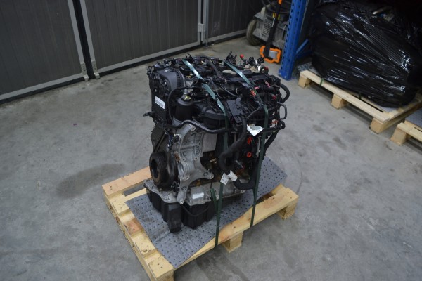 AUDI A4 A5 Q5 2 0 TFSI CYR COMPLETE MOTOR CYM 35tys km 2016r Engine type petrol