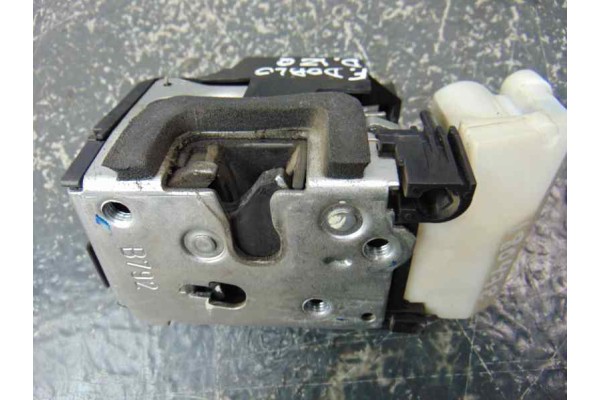 6 PIN CERRADURA PUERTA DELANTERA IZQUIERDA FIAT I DOBLÒ CARGO 1.3 JTD SX Furgón 2009 6 PIN 180478 FIAT - 1