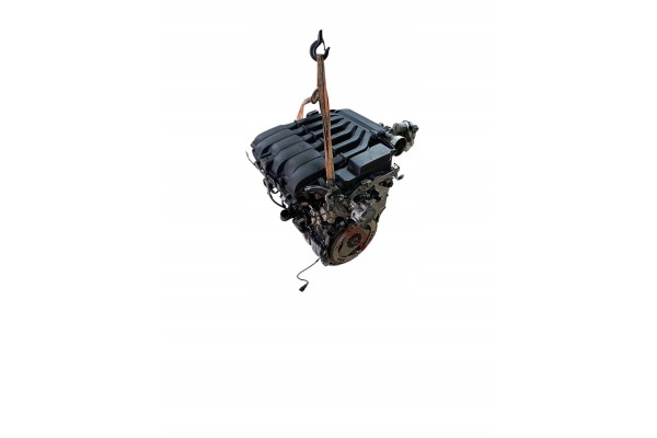 Volkswagen Touareg II 2013 Front Engine