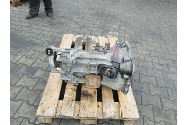 RENAULT MASCOTT 3 0 5 SPEED GEARBOX Catalog number of the part SKRZYNIA BIEGOW RENAULT MASCOTT 3 0 5 BIEGOW
