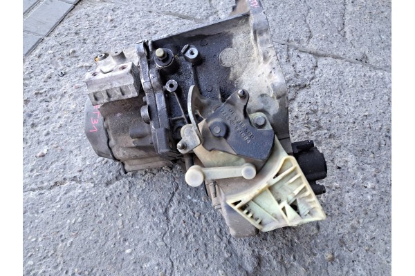Peugeot 208 1 6 Blue HDI gearbox 20ET31 Car type passenger cars