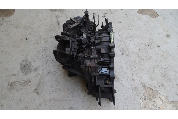 GEARBOX 2 0 CRDI TUCSON 2004 10 113KM A T N4NJD Catalog number of the part HYUNDAI TUCSON I SKRZYNIA BIEGOW AUTOMAT 4X4 N4NJD