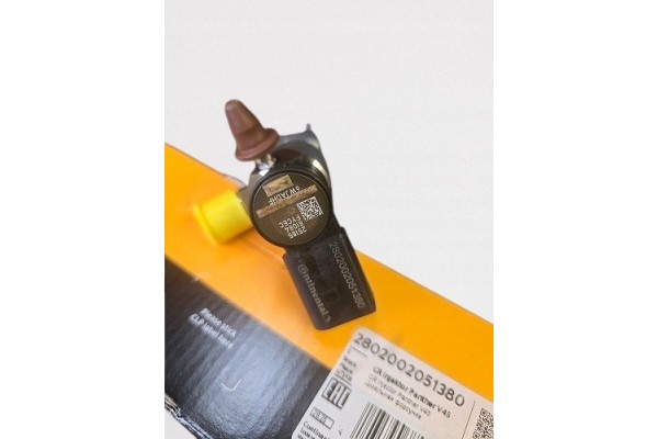 Injectors GK2Q 9K546 AC Injectors pcs 4 Catalog number of the part WTRYSK WTRYSKIWACZ PALIWA 16 23r GK2Q 9K546 AD FORD TRANSIT M