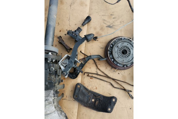 mercedes w201 190 gearbox 5 speed jack shaft clutched Part manufacturer Mercedes Benz OE