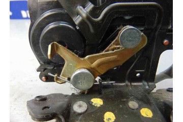 4 PIN CERRADURA MALETERO / PORTON TOYOTA COROLLA VERSO (R1) 2.0 D-4D Sol 2004 4 PIN 185593 TOYOTA - 2