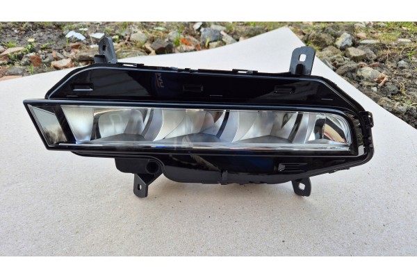 Halogen LED LEFT FRONT Skoda Octavia III LIFT RS VRS OE 5E0941699H NEW Catalog number of the part HALOGEN LED LEWY PRZOD OCTAVIA