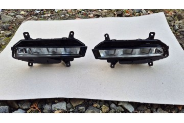 Faro antiniebla LED halógeno delantero izquierdo Skoda Octavia III LI