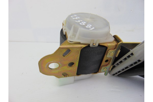  CINTURON SEGURIDAD TRASERO IZQUIERDO TOYOTA RAV4 (A2) 2.0 D-4D Sol 4X4 (2003) 2004 188582 TOYOTA - 1