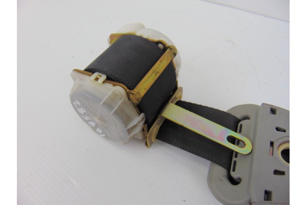  CINTURON SEGURIDAD TRASERO IZQUIERDO TOYOTA RAV4 (A2) 2.0 D-4D Sol 4X4 (2003) 2004 188582 TOYOTA - 3