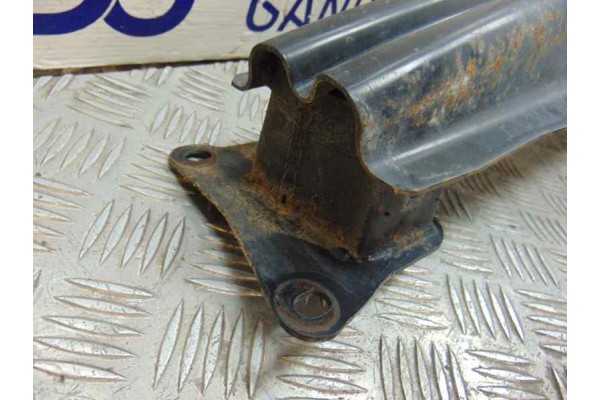 REFUERZO PARAGOLPES TRASERO VOLKSWAGEN SCIROCCO (137)