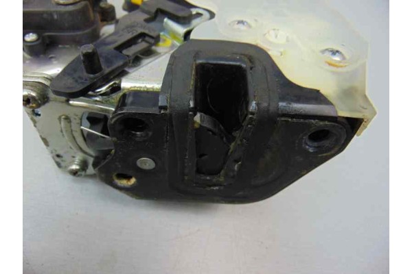 5 PIN CERRADURA PUERTA TRASERA DERECHA HYUNDAI TUCSON (JM) 2,0 CRDi VGT Comfort Full 4X4 2007 5 PIN 184321 HYUNDAI - 4