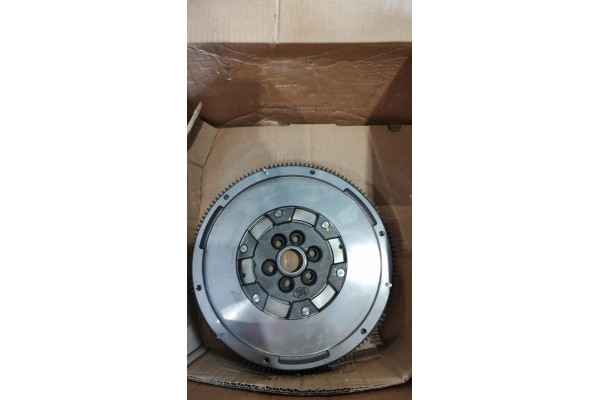 Clutch sets LuK 600 0017 00 Wheel type dual mass flywheel