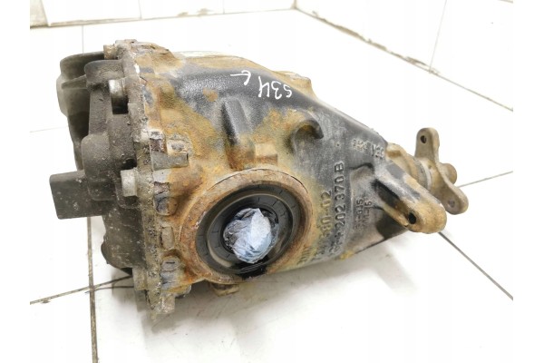 2012 BMW 3 F30 F35 F31 Rear differential 7605589 Part manufacturer BMW OE