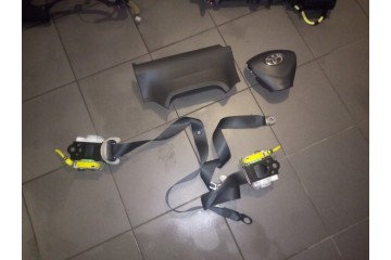 TOYOTA AURIS I 06 09 cockpit board cushions belts set version eu USED Catalog number of the part AURIS I DESKA KOKPIT UZYWANE