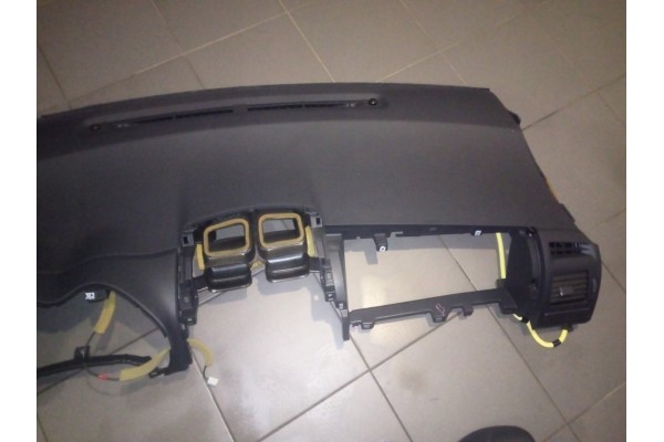 TOYOTA AURIS I 06 09 cockpit board cushions belts set version eu USED Transmission type not specified