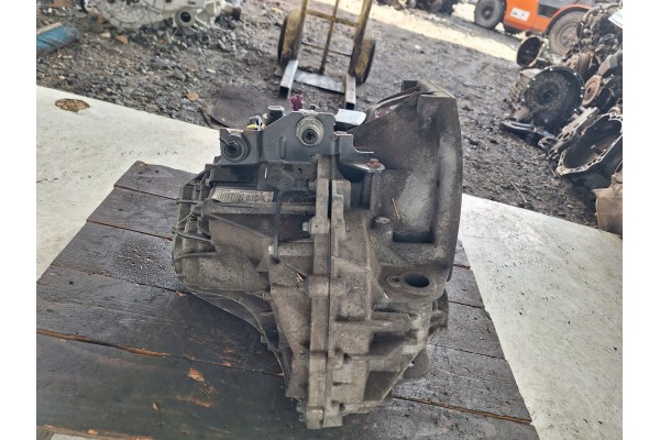 OPEL VIVARO RENAULT HIT GEARBOX 2 0 DCI PF6024 Engine type diesel