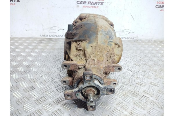 Rear differential Mercedes Benz E W211 A2303511808 Part manufacturer Mercedes Benz OE