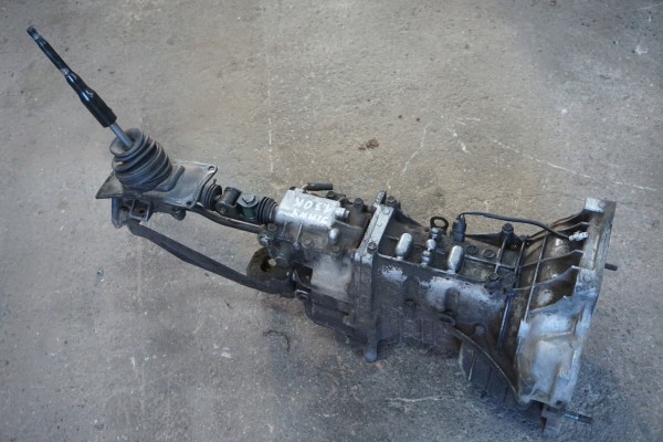 SUZUKI JIMNY MANUAL GEARBOX 1 3 16V 01r Catalog number of the part JIMNY SKRZYNIA 1 3 01