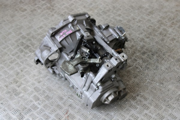 GEARBOX KWB MANUAL VW GOLF VI 6 5K0 1 4 TSI Catalog number of the part SKRZYNIA BIEGOW GOLF VI
