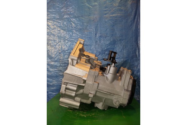 GEARBOX VW T4 2 5 TDI 88KM EWB DUJ Part manufacturer Volkswagen OE
