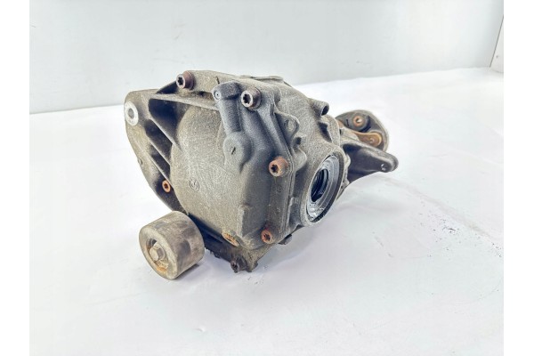 BMW 5 F10 F11 2011 Rear differential Catalog number of the part 7630816