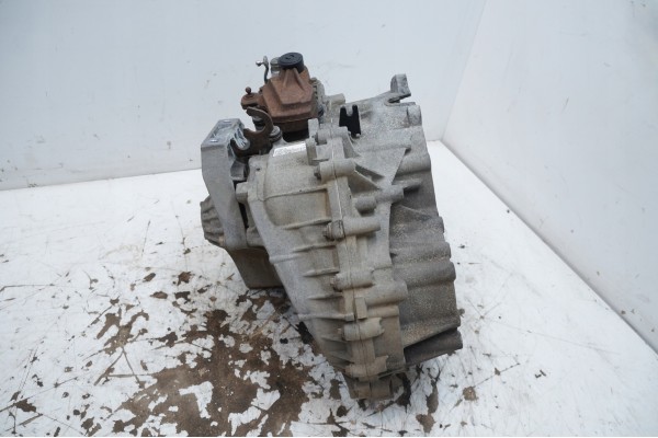 VOLVO XC70 II XC60 2 0 MANUAL TRANSMISSION BG9R 7002 LA 1285018 Transmission type manual