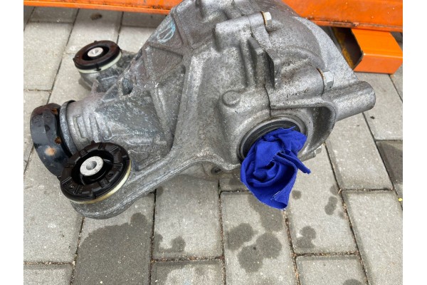JAGUAR HK83 4A213 F PACE X761 BRIDGE REAR DIFFERENTIAL Part manufacturer Jaguar OE