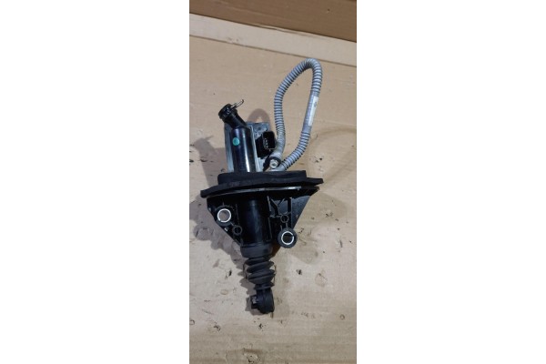 OE RENAULT 306106232R CLUTCH PUMP RENAULT SCENIC IV 1 2TCE 1 5DCI Catalog number of the original 306106232R