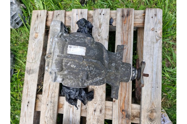 BMW f01 f02 f10 f11 730d differential bridge rear 4574315 2 81
