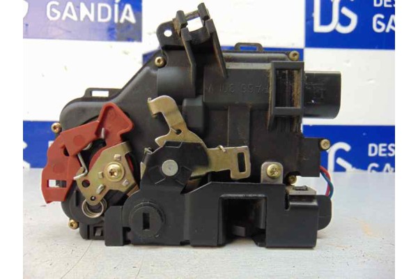 8E0839015C  CERRADURA PUERTA TRASERA IZQUIERDA AUDI A4 AVANT (8E) 2.5 TDI (120kW) 2003 8E0839015C 176327 AUDI - 9