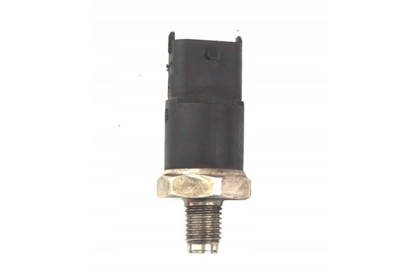 Rail pressure sensor with DAILY RVI MASCOTT KERAX mounting kit Quality of parts according to GVO Q original with factory logo OE