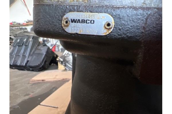 Mercedes Atego EURO 6 air compressor OM934LA Part manufacturer Mercedes Benz OE
