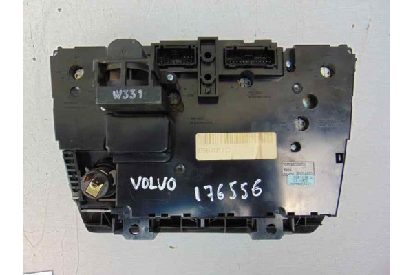 8691879 MANDO CALEFACCION / AIRE ACONDICIONADO VOLVO V70 FAMILIAR D 5 Tracción total 2003 8691879 176556 VOLVO - 2