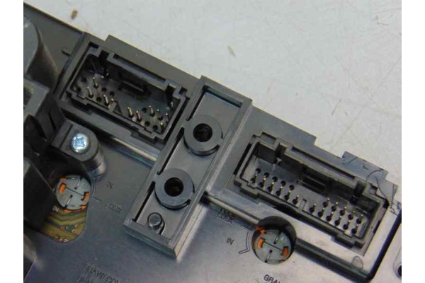 8691879 MANDO CALEFACCION / AIRE ACONDICIONADO VOLVO V70 FAMILIAR D 5 Tracción total 2003 8691879 176556 VOLVO - 4