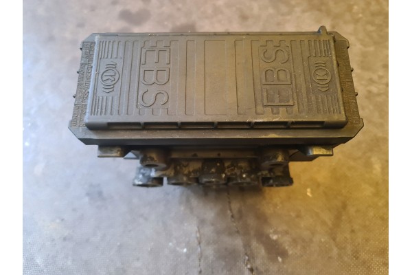 VALVE EBS REAR AXLE RENAULT MIDLUM DXI VOLVO FL FE 21122035 Catalog number of the part 21122035 K020022 VOLVO RENAULT DXI