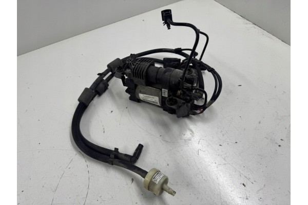 AIR SUSPENSION COMPRESSOR JEEP GRAND CHEROKEE WK2 68204730AF Quality of parts according to GVO O original with manufacturer s lo