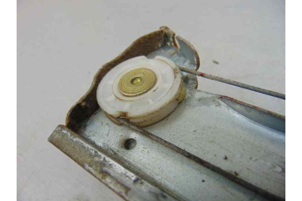 6 PIN ELEVALUNAS TRASERO IZQUIERDO CITROEN C4 BERLINA Collection 2006 6 PIN 177140 CITROEN - 2