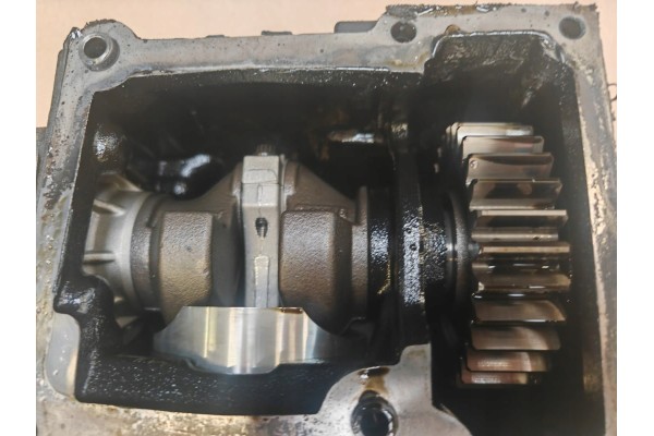 COMPRESSOR AIR COMPRESSOR KNORR BREMSE MAN D2676 51541007352 LK8931 Part manufacturer Knorr Bremse