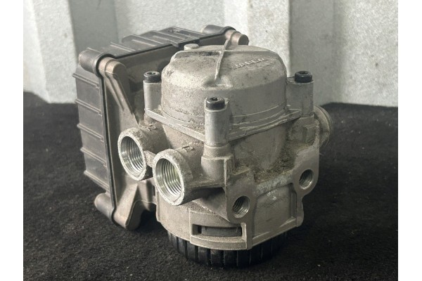 MODULATOR EBS FRONT AXLE DAF XF 106 LIFT 2047120 WABCO 4801066070 Part manufacturer DAF OE