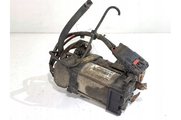 AC Compressor 68204730AB for Jeep Grand Cherokee IV WK WK2 Catalog number of the part LORK 1738 106092 68204730AB