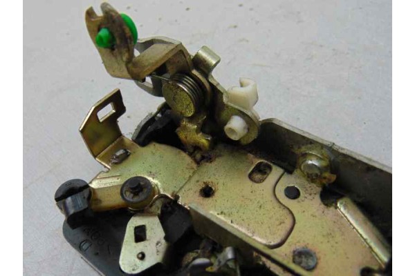  CERRADURA PUERTA DELANTERA DERECHA IVECO DAILY CAMIÓN Cabina simple  35 C...  batalla 3000 2007 177476 IVECO - 3