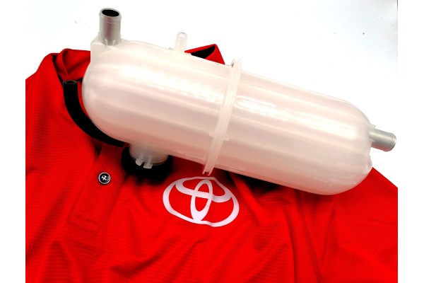 1647026110 NEW ORIGINAL LEXUS EXPANSION TANK IS220D 2 2D 05 Packaging status original