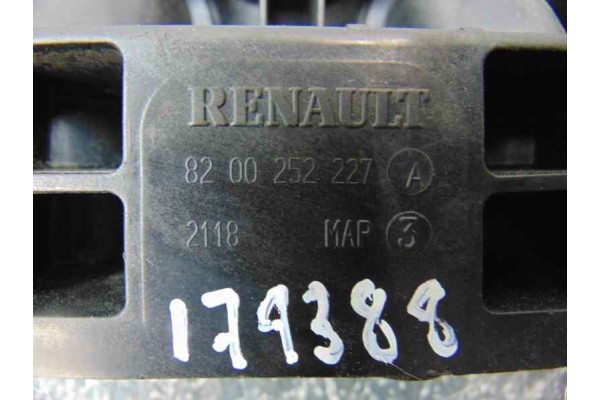 8200252227 COLECTOR ADMISION RENAULT TRAFIC II FURGÓN L1H1   Caja cerrada, corto 2004 8200252227 179388 RENAULT - 1