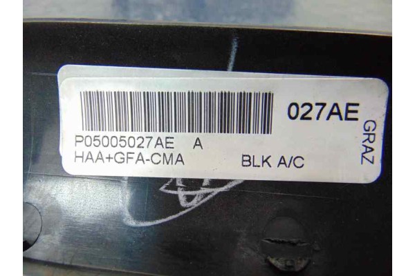 P05005027AE REJILLA AIREADORA CHRYSLER VOYAGER (RG) 2.5 CRD Grand Voyager Limited 2001 P05005027AE 179409 CHRYSLER - 1