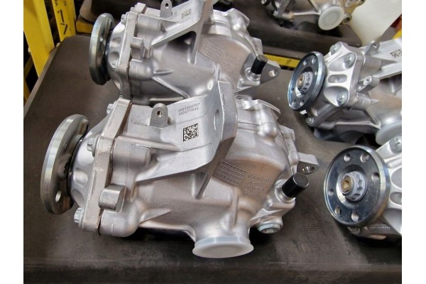 Differential bridge Mercedes C class W205 A2053303707 New original Catalog number of the part A2053303707 DWP3033424OE