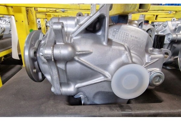 Differential bridge Mercedes C class W205 A2053303707 New original Car type passenger cars