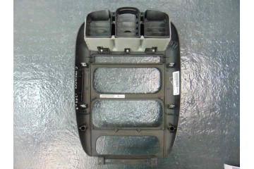 P05005027AE REJILLA AIREADORA CHRYSLER VOYAGER (RG) 2.5 CRD Grand Voyager Limited 2001 P05005027AE 179409 CHRYSLER - 3